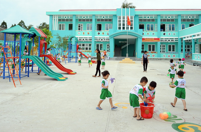 Trường mẫu giáo Trung Bình, xã Trung Bình (Trần Đề, Sóc Trăng) được xây dựng khang trang, với đầy đủ cơ sở vật chất đáp ứng nhu cầu học tập của các trẻ em trên địa bàn. Ảnh: An Hiếu Hiệu quả chương trình mục tiêu Quốc gia giảm nghèo bền vững ở Sóc Trăng ảnh 9