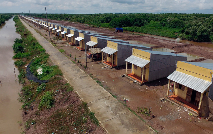 Dự án Khu dân cư Trà Sết thuộc phường Vĩnh Hải, thị xã Vĩnh Châu, tỉnh Sóc Trăng nhằm hỗ trợ cho người dân nghèo về đất ở, đất sản xuất và nhà ở để ổn định cuộc sống. Ảnh: An Hiếu Hiệu quả chương trình mục tiêu Quốc gia giảm nghèo bền vững ở Sóc Trăng ảnh 6