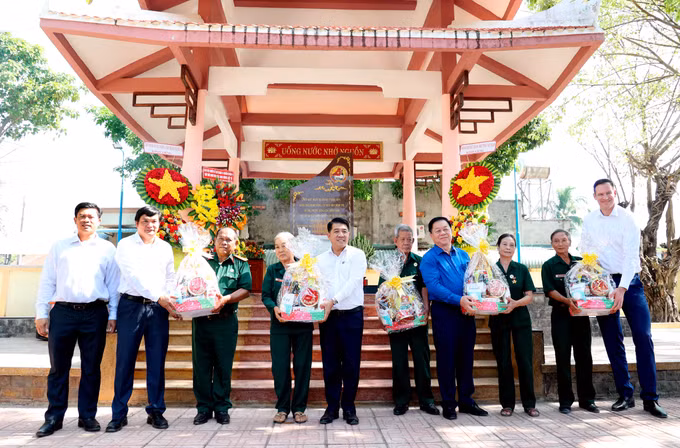 Trưởng Ban Tuyên giáo Trung ương Nguyễn Trọng Nghĩa dự các hoạt động tri ân tại Tây Ninh ảnh 3