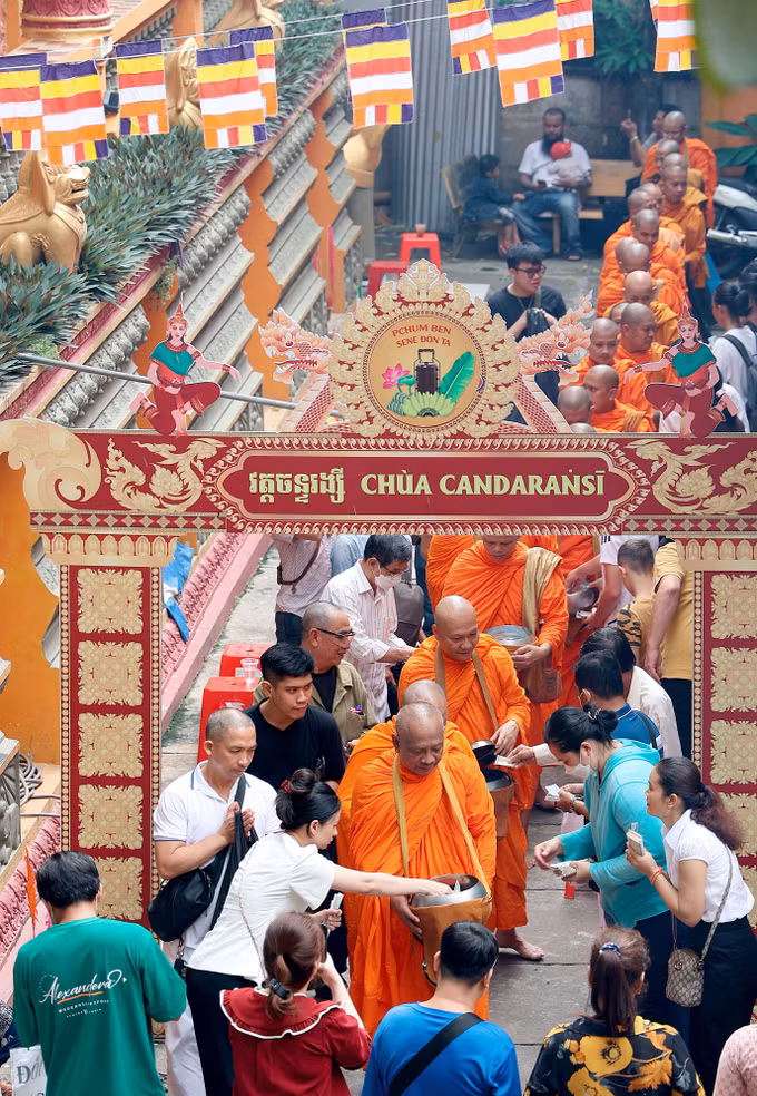 Đầm ấm Lễ Sen Đôn Ta của người Khmer tại thành phố Hồ Chí Minh ảnh 9