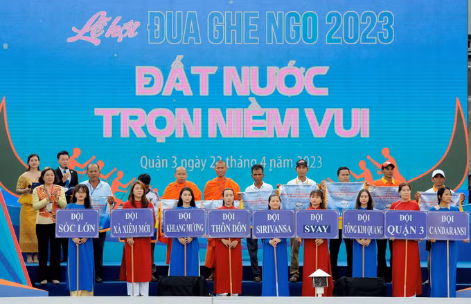Hội ghe Ngo giữa lòng Thành phố Hồ Chí Minh ảnh 2