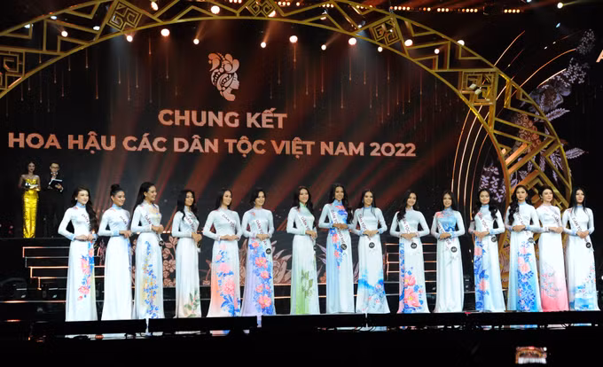 Người đẹp Nông Thúy Hằng đăng quang Hoa hậu các Dân tộc Việt Nam 2022 ảnh 5