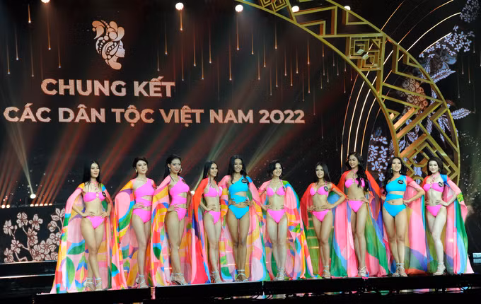 Người đẹp Nông Thúy Hằng đăng quang Hoa hậu các Dân tộc Việt Nam 2022 ảnh 7