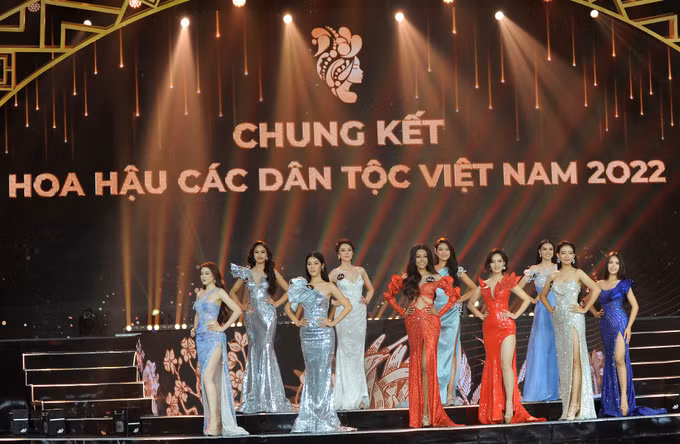 Người đẹp Nông Thúy Hằng đăng quang Hoa hậu các Dân tộc Việt Nam 2022 ảnh 8
