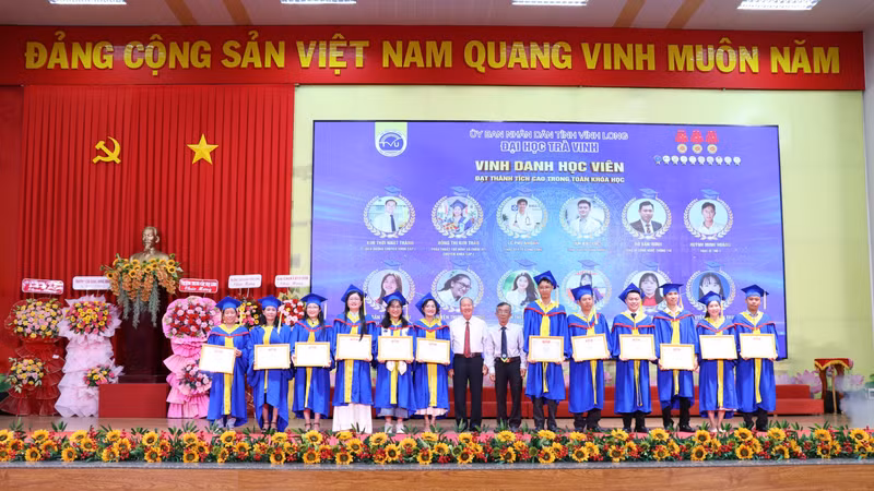 Phát triển nguồn nhân lực chất lượng cao vùng đồng bào dân tộc thiểu số