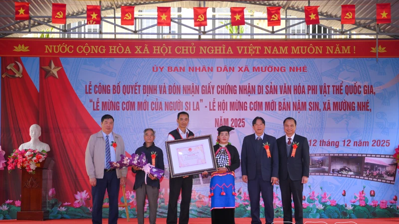 Đồng bào Si La tưng bừng đón Lễ hội mừng cơm mới 