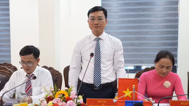 Xây dựng tuyến biên giới Việt Nam - Lào ổn định, hợp tác và phát triển