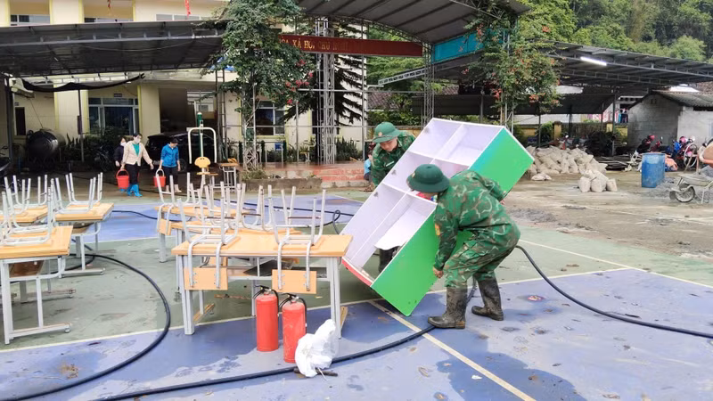 Cao Bằng huy động lực lượng hỗ trợ, sớm ổn định trường lớp sau mưa lũ