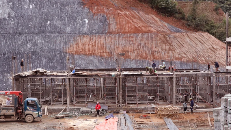 Tuyên Quang đẩy nhanh tiến độ, đưa các dự án trường nội trú biên giới về đích