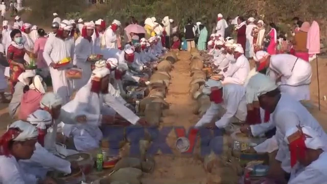 Đồng bào Chăm Bàni rộn ràng đón Tết Ramưwan