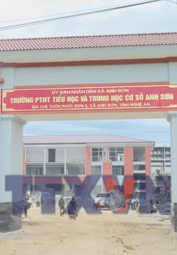 Nỗ lực không nghỉ để Trường liên cấp vùng biên kịp đón năm học mới