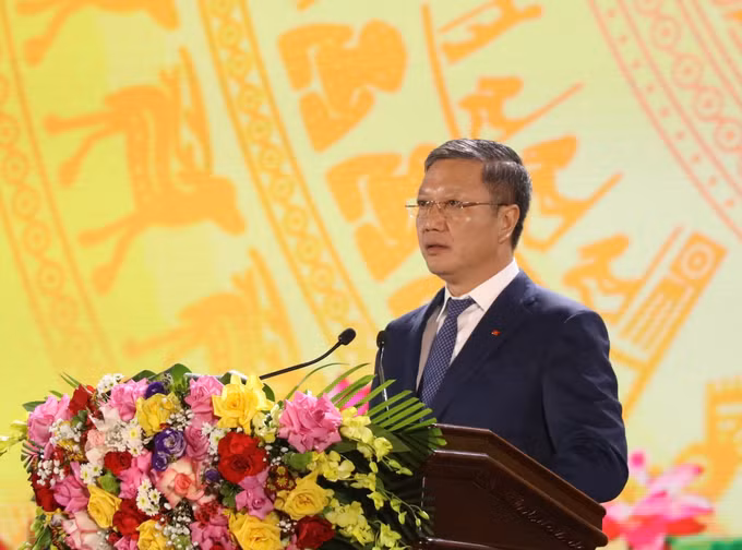 potal-pho-thu-tuong-tran-hong-ha-du-le-cong-bo-thanh-lap-thanh-pho-hoa-lu-7816077.jpg