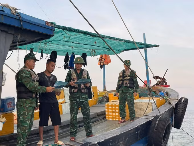 potal-don-bien-phong-tra-co-tam-khien-noi-dia-dau-to-quoc-7882994.jpg