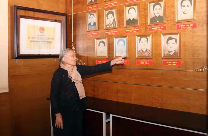 potal-khuc-trang-ca-dan-cong-hoa-tuyen-vinh-loc-7768780.jpg
