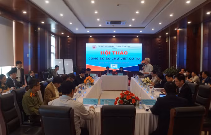 potal-quang-nam-ban-viec-dua-chu-viet-co-tu-vao-giang-day-tai-cac-truong-hoc-7921821.jpg