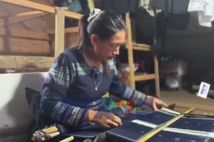 Người Cil bền bỉ giữ nghề dệt thổ cẩm ở cổng trời Đưng K’Nớ
