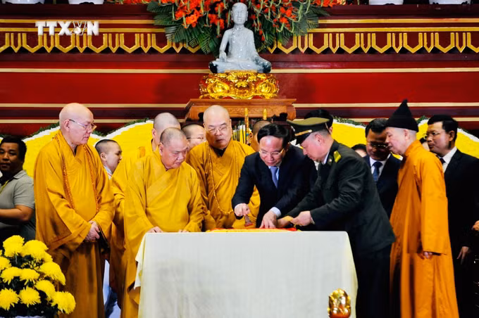 vna_potal_quang_ninh_khai_hoi_xuan_yen_tu_7231648.jpg
