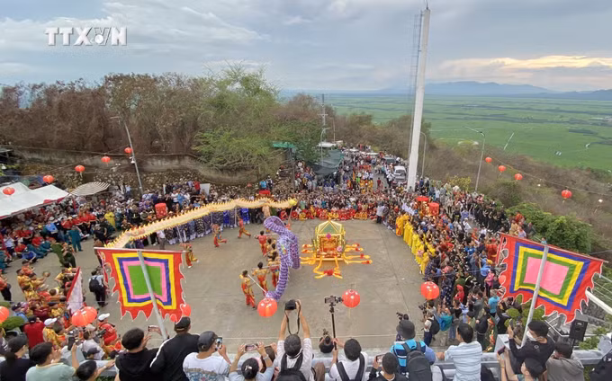 vna_potal_dac_sac_le_phuc_hien_ruoc_tuong_ba_chua_xu_nui_sam_o_an_giang_7402181.jpg