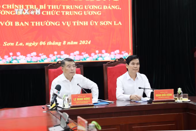 vna_potal_truong_ban_to_chuc_trung_uong_le_minh_hung_lam_viec_tai_son_la_7524205.jpg