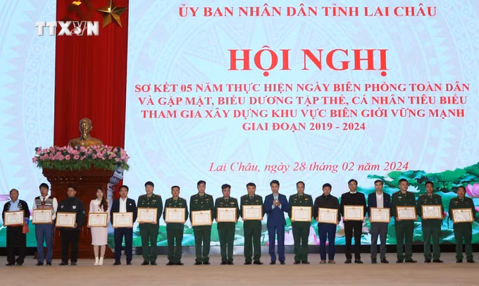 vna_potal_lai_chau_so_ket_5_nam_thuc_hien_ngay_bien_phong_toan_dan_va_gap_mat_bieu_duong_tap_the_ca_nhan_tieu_bieu_7246131.jpg