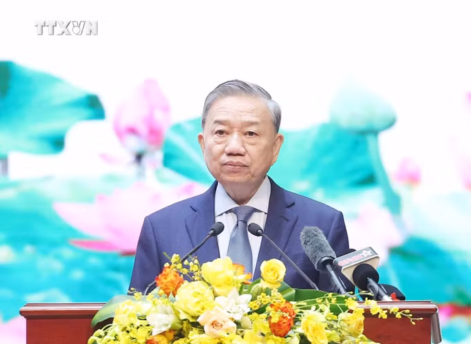 vna_potal_tong_bi_thu_to_lam_gap_mat_dong_vien_dai_bieu_the_he_tre_trong_quan_doi_7763645.jpg