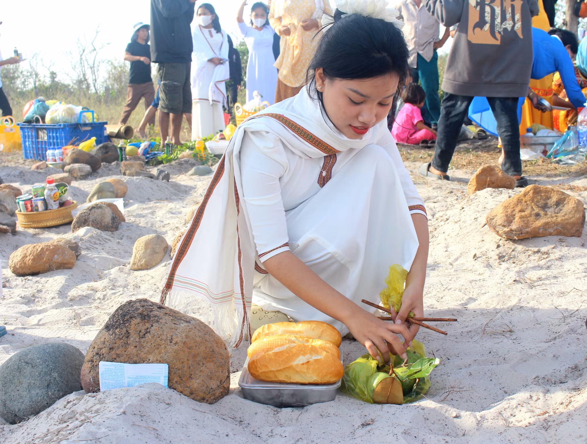potal-le-tao-mo-tet-co-truyen-ramuwan-cua-nguoi-cham-o-binh-thuan-7874899.jpg
