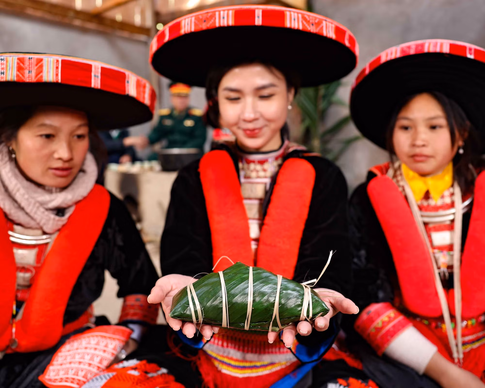 Gói bánh chưng Tết cùng người Dao đỏ ở Nguyên Bình 