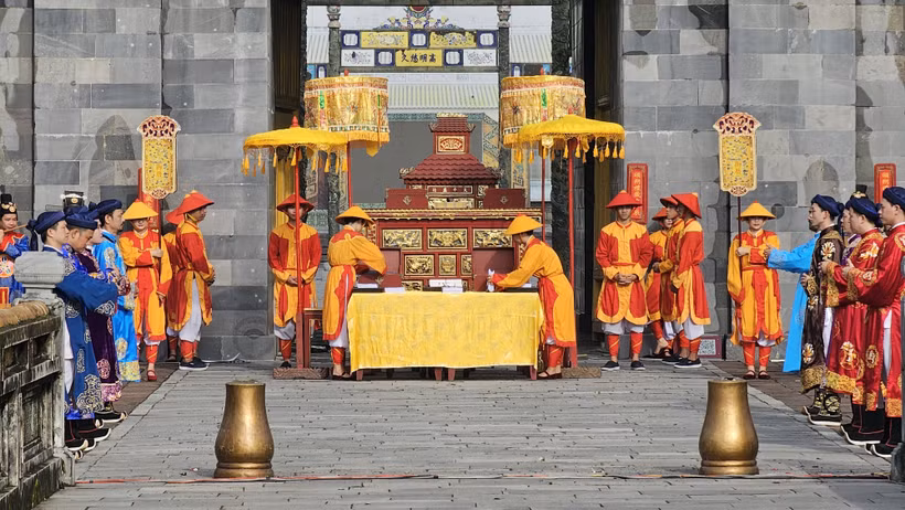 Công bố Festival Huế 2024 và tái hiện Lễ Ban sóc triều Nguyễn