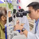 Khám mắt và cấp phát thuốc miễn phí cho người dân vùng biên
