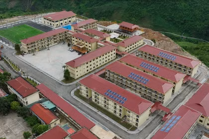 Những ngôi trường liên cấp mới gieo mầm tri thức nơi biên giới