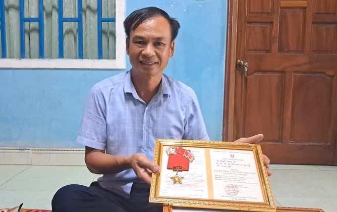 Với những đóng góp của mình, ông Thế đã vinh dự được trao tặng nhiều Bằng khen, Giấy khen, Giấy chứng nhận gương điển hình trong học tập và làm theo tư tưởng, đạo đức, phong cách Hồ Chí Minh.