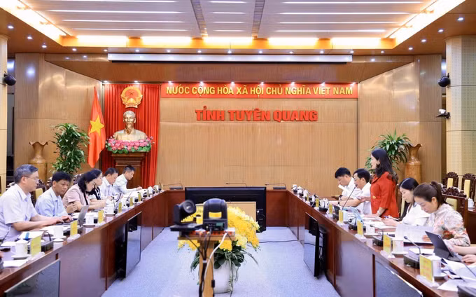 Quang cảnh buổi làm việc.