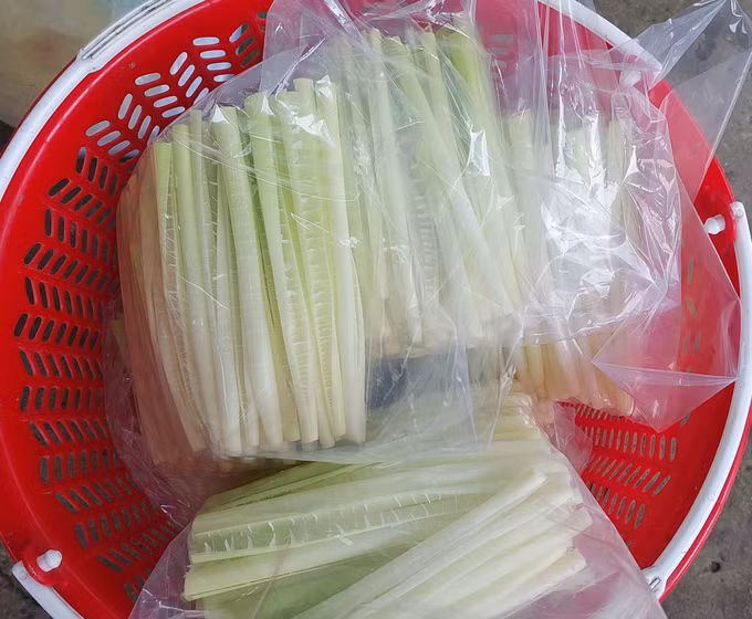 Năn bộp được sơ chế có giá bán 50.000/kg.