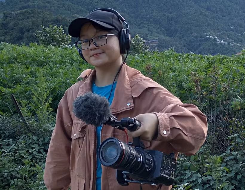 Sau ánh hào quang là những em thơ nơi bản làng