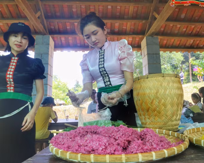 Tái hiện chợ phiên vùng cao Tuyên Quang tại Làng Văn hoá - Du lịch các dân tộc Việt Nam ảnh 8