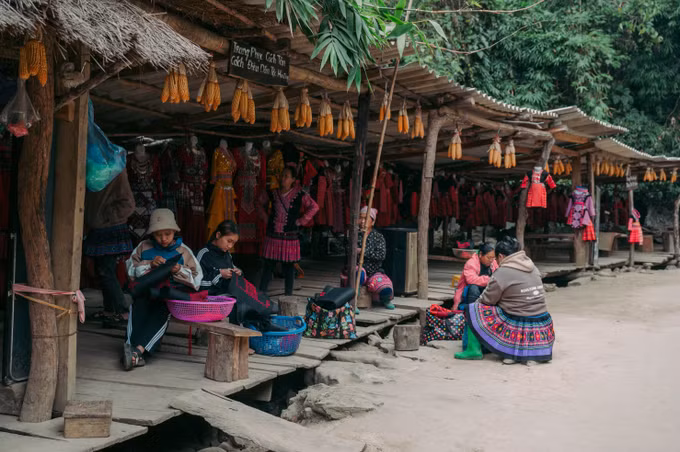 Hang Táu - "làng nguyên thủy" trên cao nguyên Mộc Châu ảnh 9