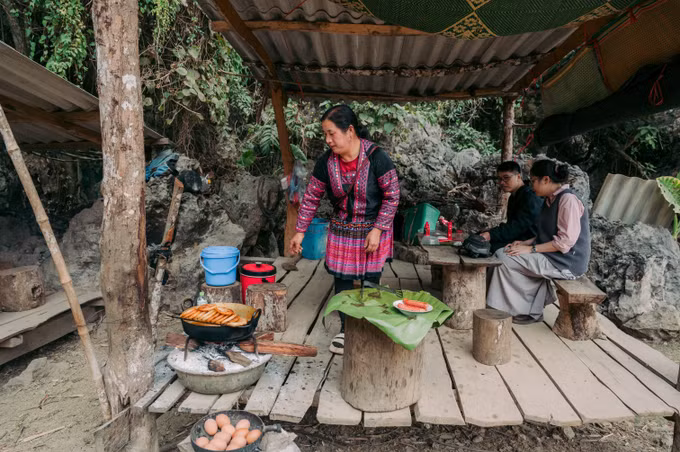 Hang Táu - "làng nguyên thủy" trên cao nguyên Mộc Châu ảnh 10