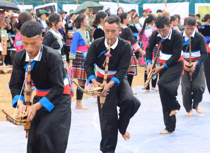 Mãn nhãn màn đồng diễn khèn Mông ảnh 9