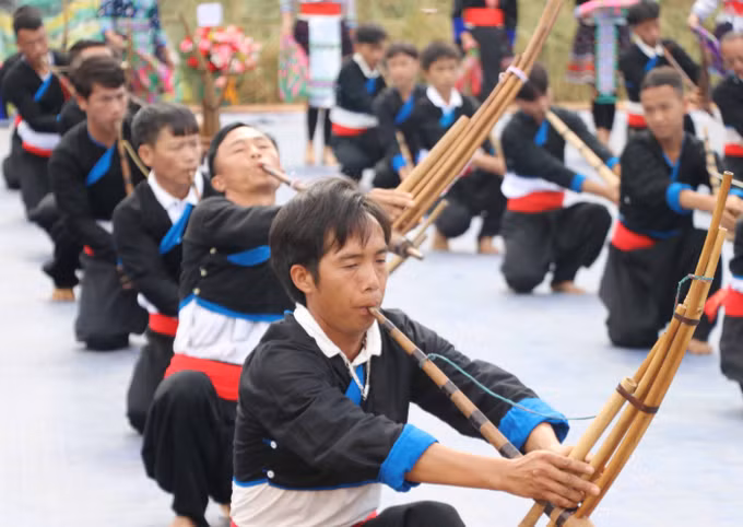 Mãn nhãn màn đồng diễn khèn Mông ảnh 13