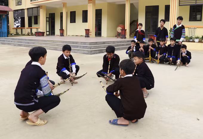 Để tiếng khèn Mông mãi ngân vang ảnh 1