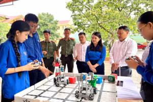 Giúp thanh thiếu nhi vùng biên tiếp cận công nghệ theo cách gần gũi, trực quan