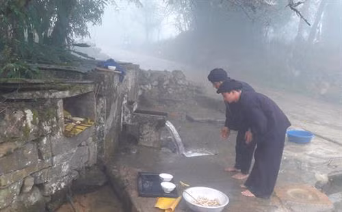 Độc đáo lễ cúng nguồn nước đầu năm của người Hà Nhì xã Y Tý
