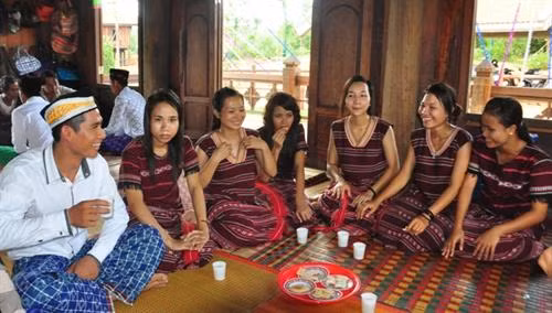 Chiếc chiếu Lùn – vật dụng vô giá của người Chơ Ro