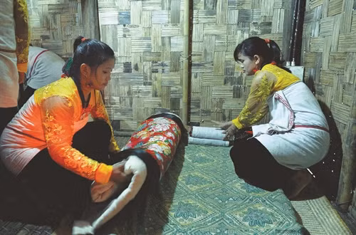 Nghi lễ vào nhà mới của người Mảng