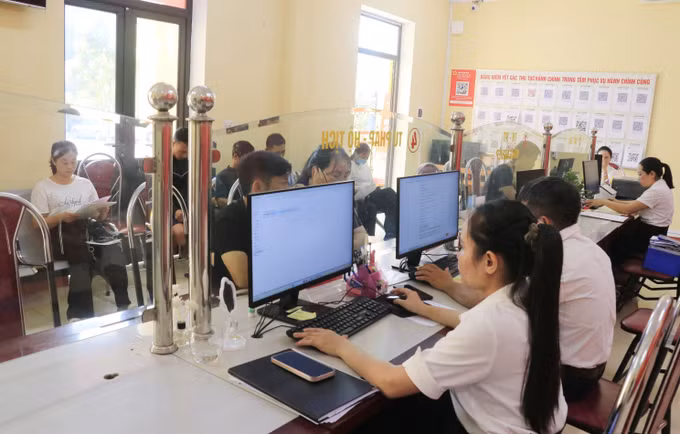 Sau một năm thực hiện mô hình chính quyền địa phương hai cấp, xã Việt Hồng tiếp nhận 5.484 hồ sơ, trong đó có 5.480 hồ sơ giải quyết trước hạn, đạt trên 99,9%.