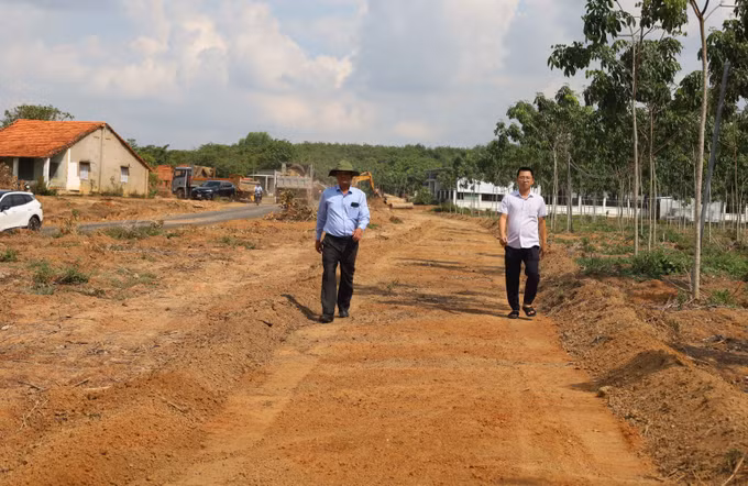 Từ sự đồng thuận của nhân dân, xã Tân Lợi đang từng bước mở ra những trục giao thông mới, tạo nền tảng cho phát triển kinh tế - xã hội bền vững trong tương lai.