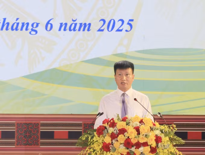 Bí thư Tỉnh ủy Yên Bái Trần Huy Tuấn phát biểu tại Chương trình.