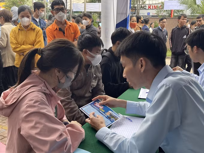 Các Công ty tư vấn việc làm cho người lao động. Ảnh: TTXVN phát
