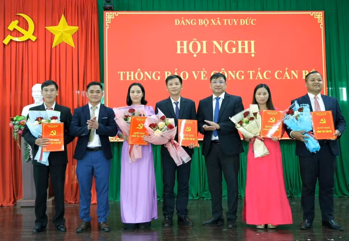 Các xã biên giới Lâm Đồng nhanh chóng kiện toàn tổ chức, bộ máy, vận hành ổn định theo mô hình mới. Ảnh: TTXVN phát