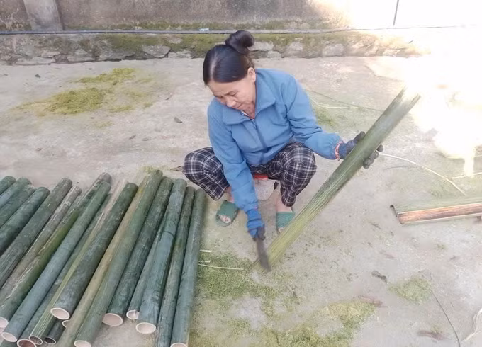 Tận dụng lợi thế diện tích rừng lùng, nứa rộng lớn, người dân xã Châu Tiến, tỉnh Nghệ An, đã phát triển nghề mây tre đan.
